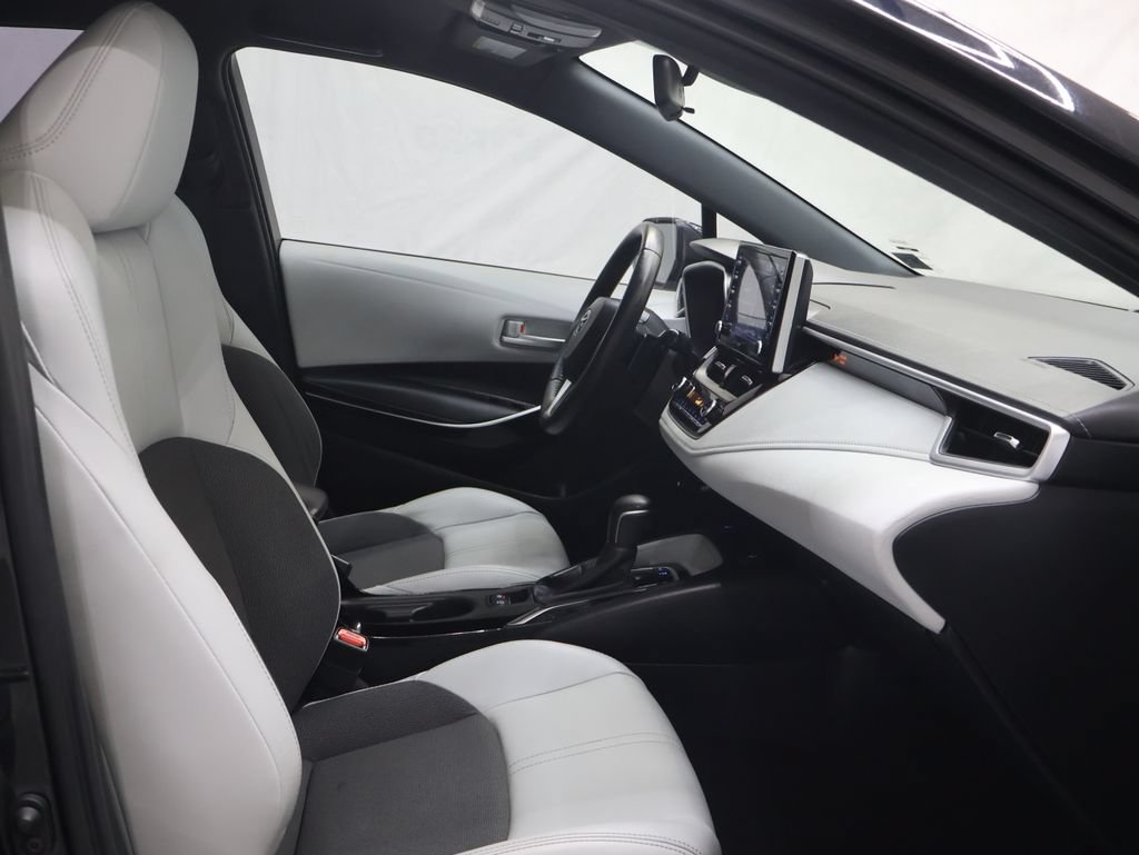 Used 2019 Toyota Corolla XSE FWD image 9