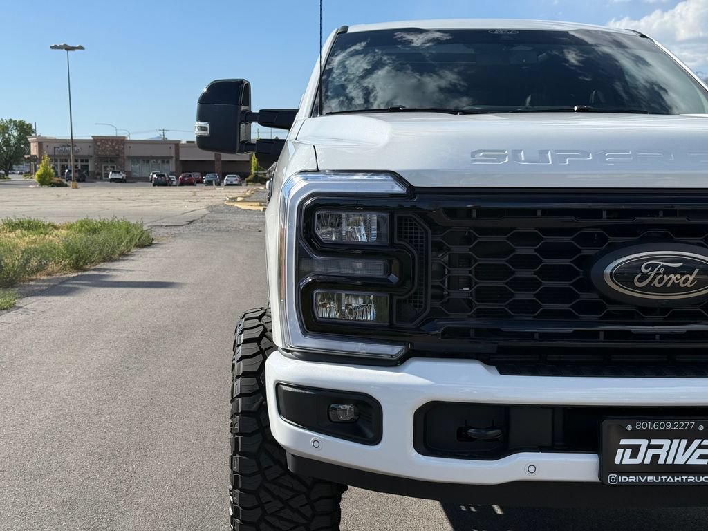 Used 2026 Ford F350 Lariat w/ Black Appearance Package AWD/4WD image 6