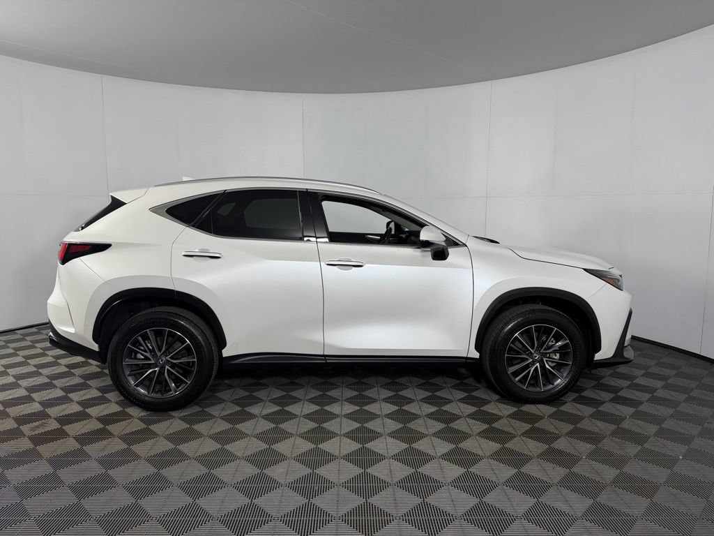 Used 2025 Lexus NX 250 FWD image 4