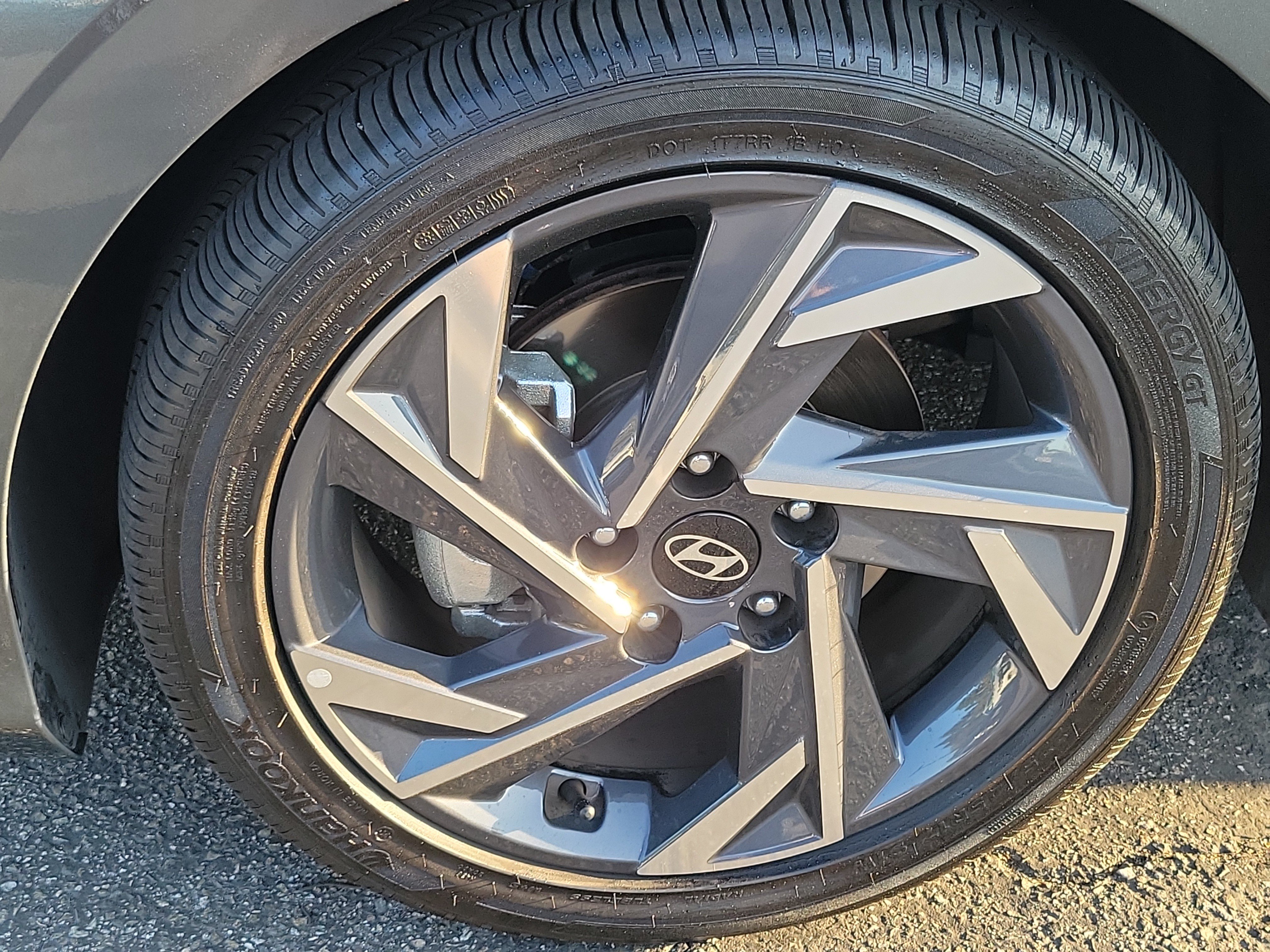 Certified 2025 Hyundai Elantra Limited FWD image 7