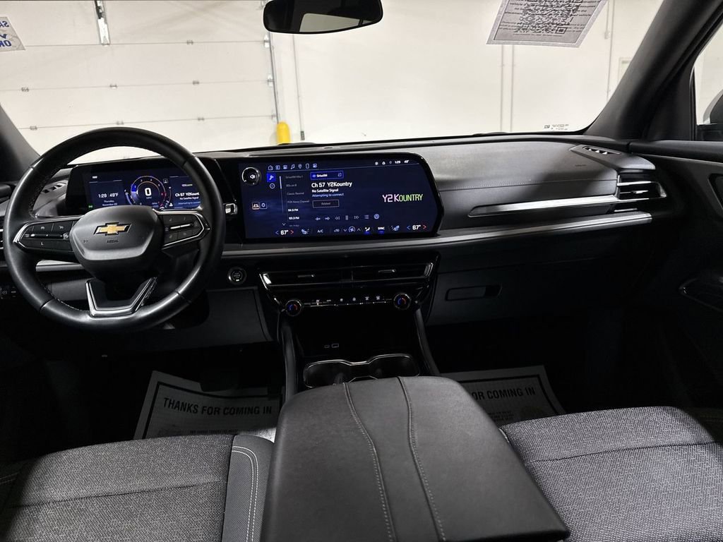 Used 2024 Chevrolet Traverse LT AWD/4WD image 10