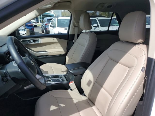 Certified 2023 Ford Explorer XLT w/ Equipment Group 202A AWD/4WD image 5