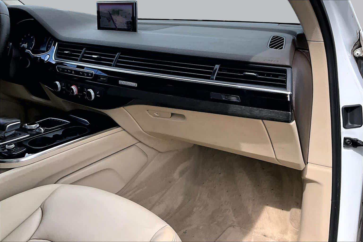 Used 2018 Audi Q7 3.0T Premium AWD/4WD image 19