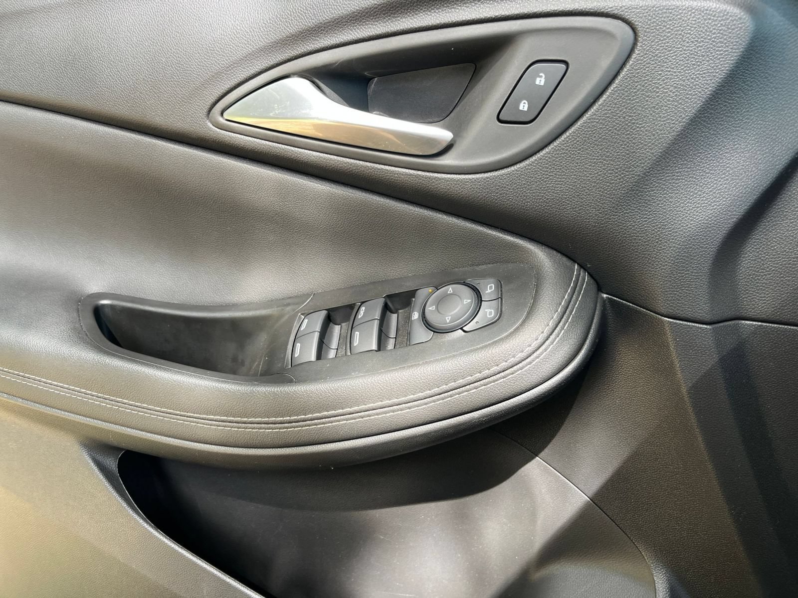 Used 2026 Buick Encore GX Preferred FWD image 18