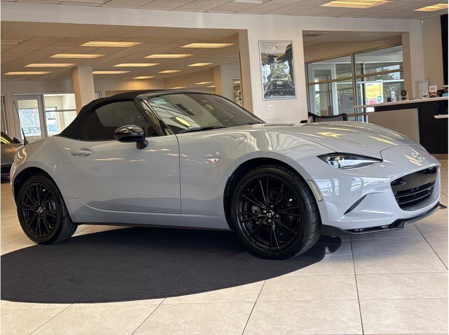 Used 2024 MAZDA MX-5 Miata Club RWD image 4