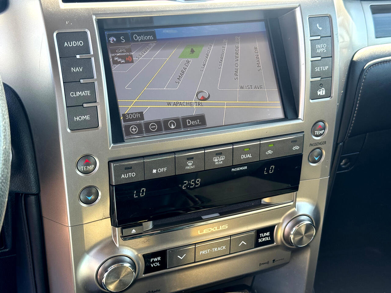 Used 2017 Lexus GX 460 image 37