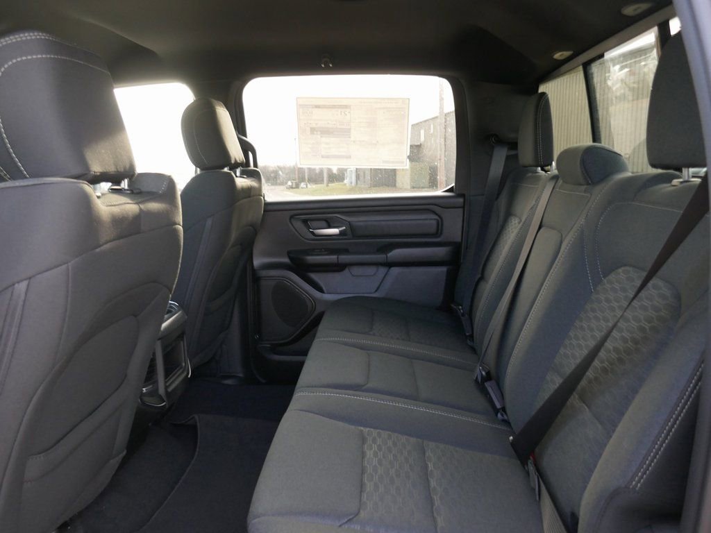 New 2026 RAM 1500 Express AWD/4WD image 12