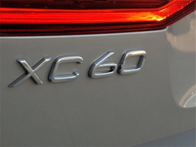 Certified 2025 Volvo XC60 B5 Plus image 25