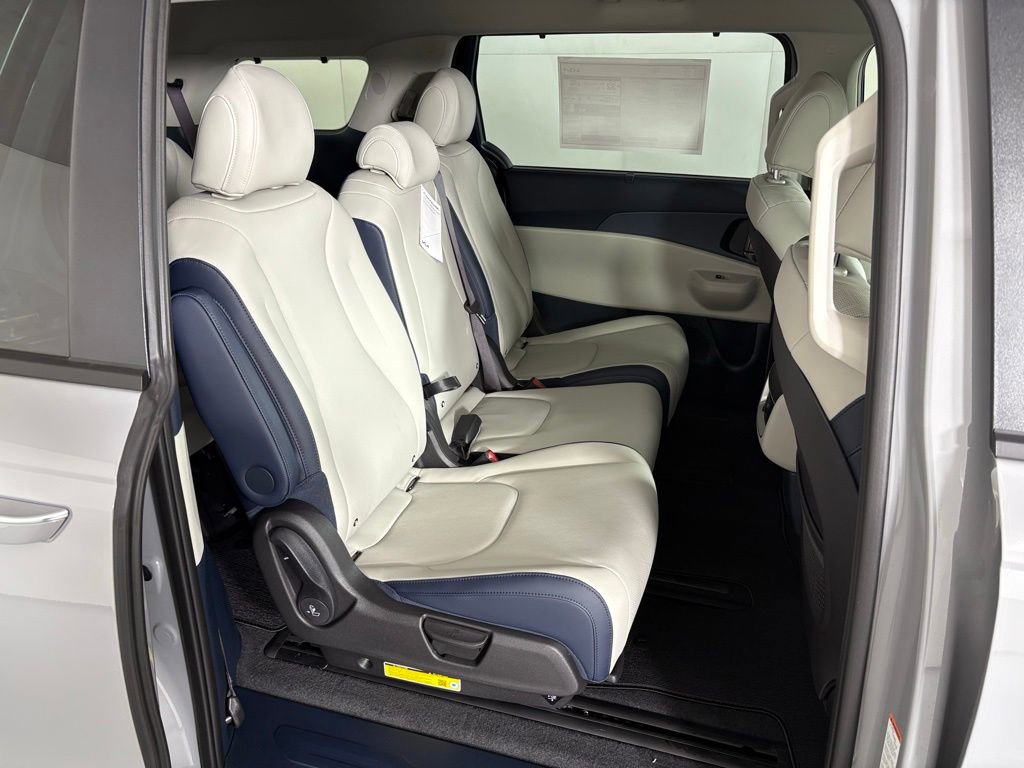 New 2026 Kia Carnival EX image 46