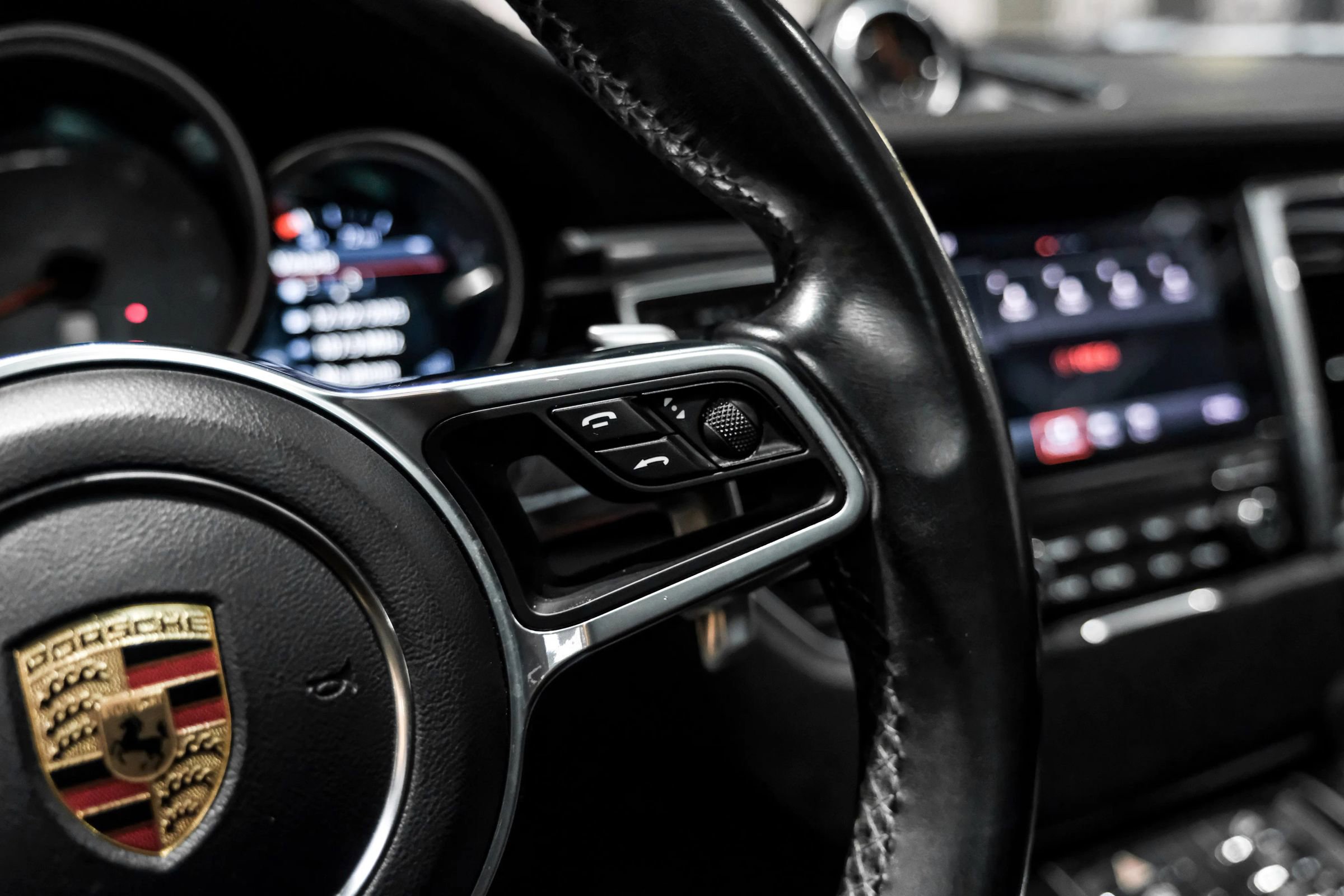 Used 2017 Porsche Macan S image 20