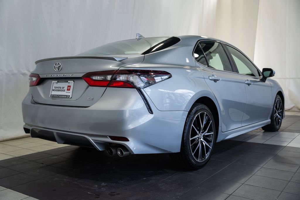 Used 2024 Toyota Camry SE image 4