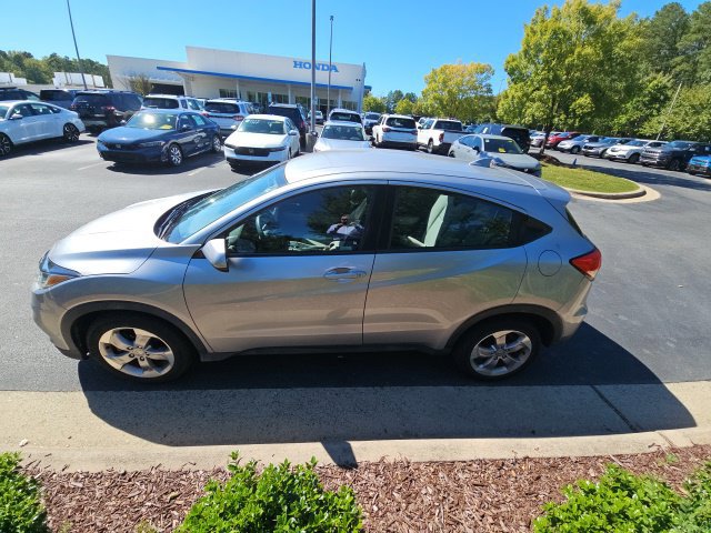 Used 2021 Honda HR-V LX image 2