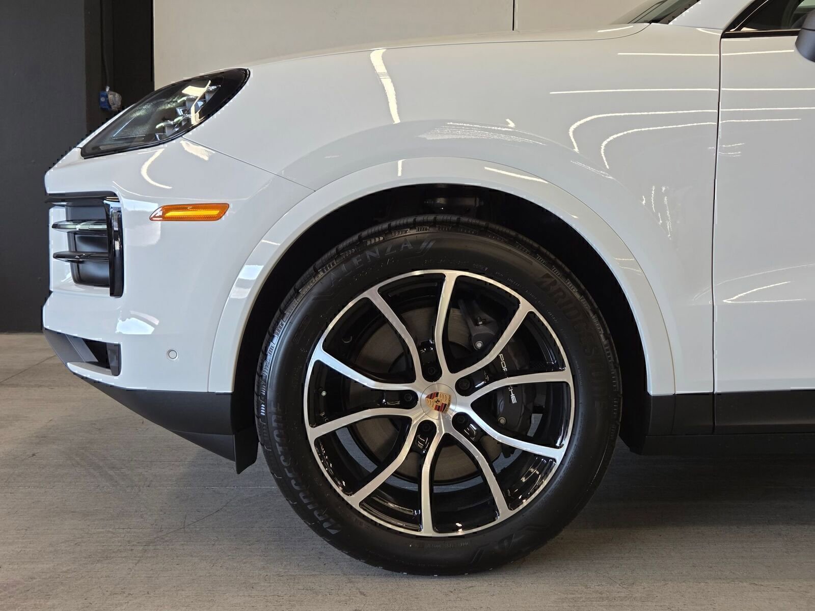 Certified 2026 Porsche Cayenne Coupe image 9