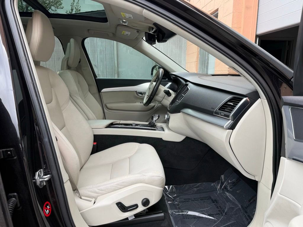 Used 2018 Volvo XC90 T5 Momentum w/ Convenience Package AWD/4WD image 23