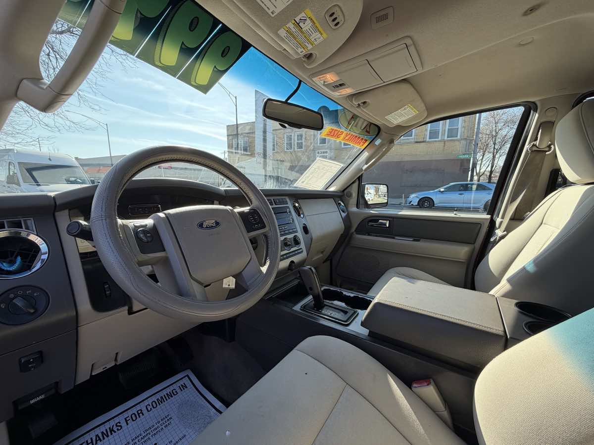 Used 2013 Ford Expedition XLT image 15