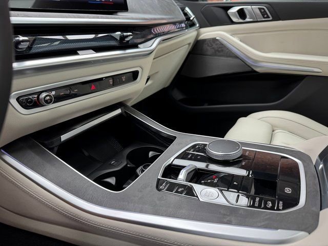 Used 2026 BMW X5 xDrive40i w/ Climate Comfort Package image 19