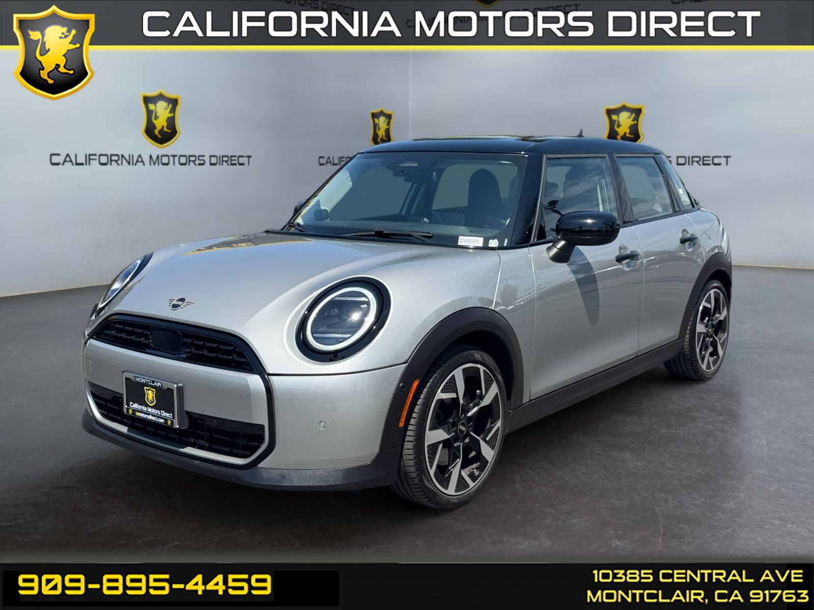 Used 2025 MINI Cooper 4-Door Hardtop FWD image 1