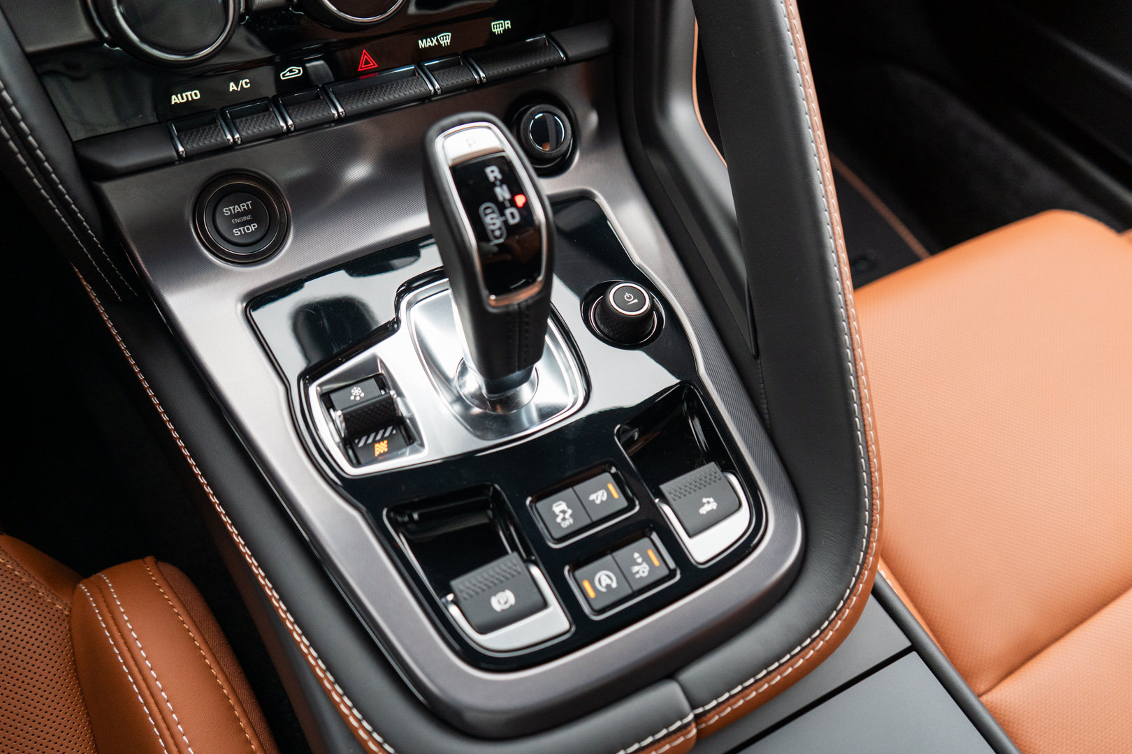Used 2024 Jaguar F-TYPE R AWD/4WD image 29