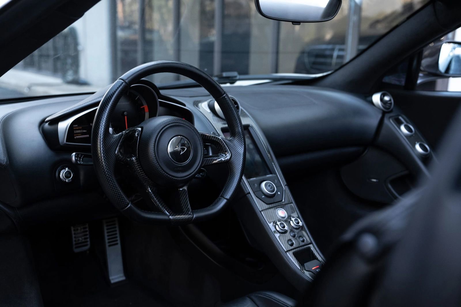 Used 2013 McLaren MP4-12C Spider RWD image 32