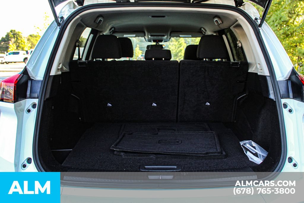 Used 2024 Nissan Rogue S FWD image 21