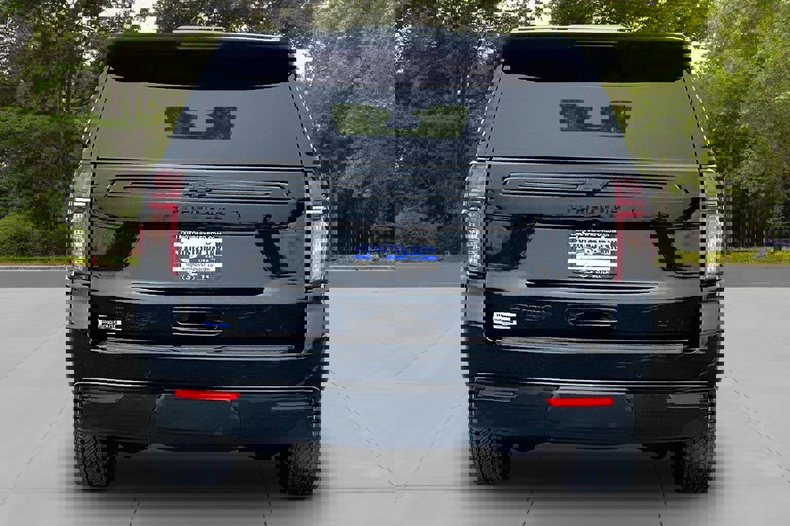 Used 2022 Chevrolet Tahoe LT w/ LT Signature Package image 6