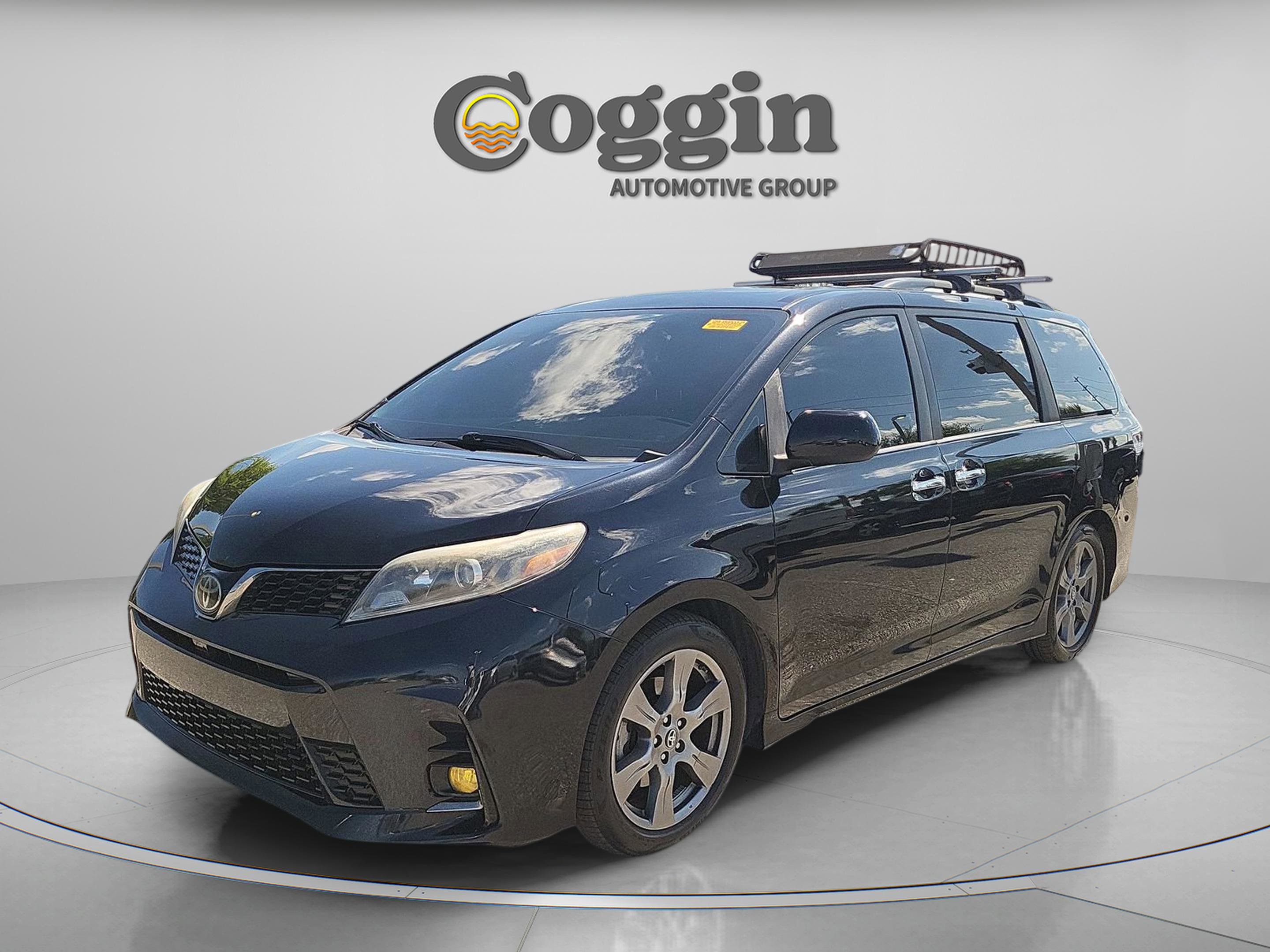Used 2018 Toyota Sienna SE FWD image 1