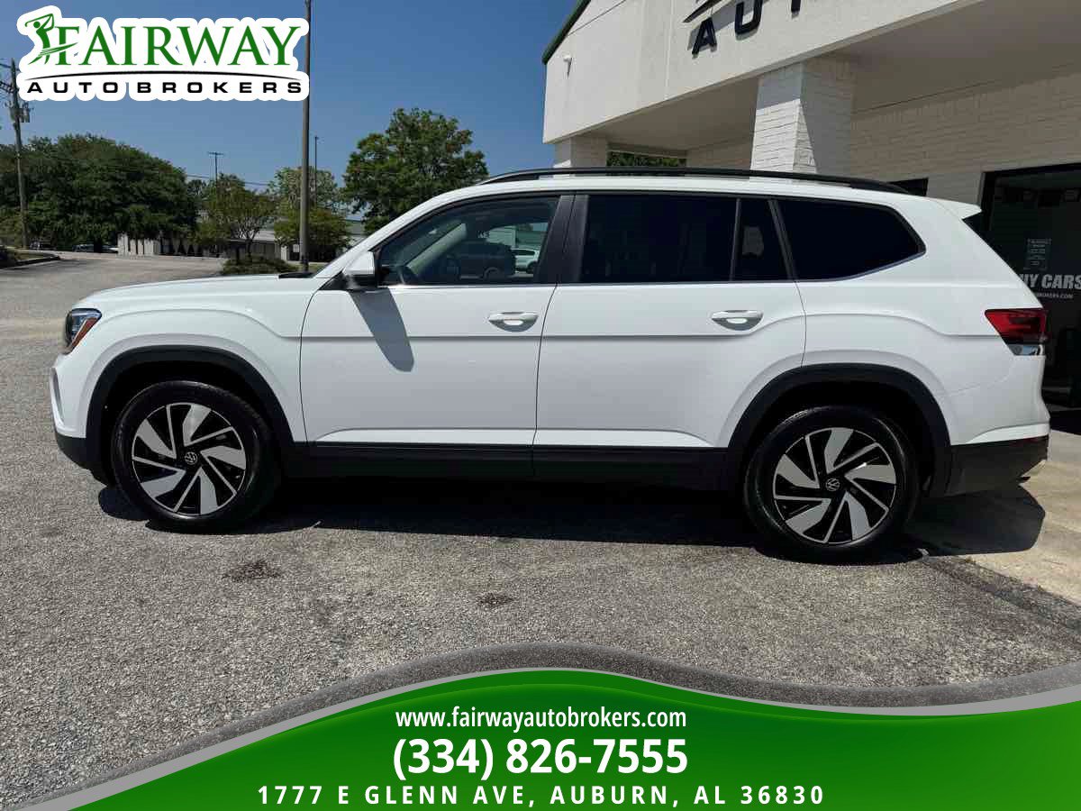 Used 2025 Volkswagen Atlas SE AWD/4WD image 9