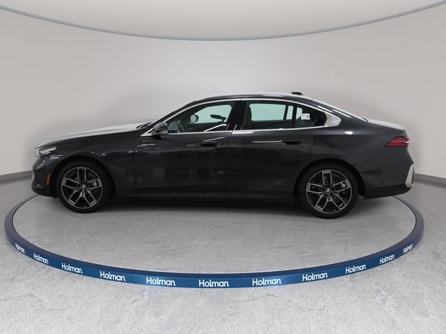 Used 2026 BMW 530i xDrive w/ Premium Package AWD/4WD image 8