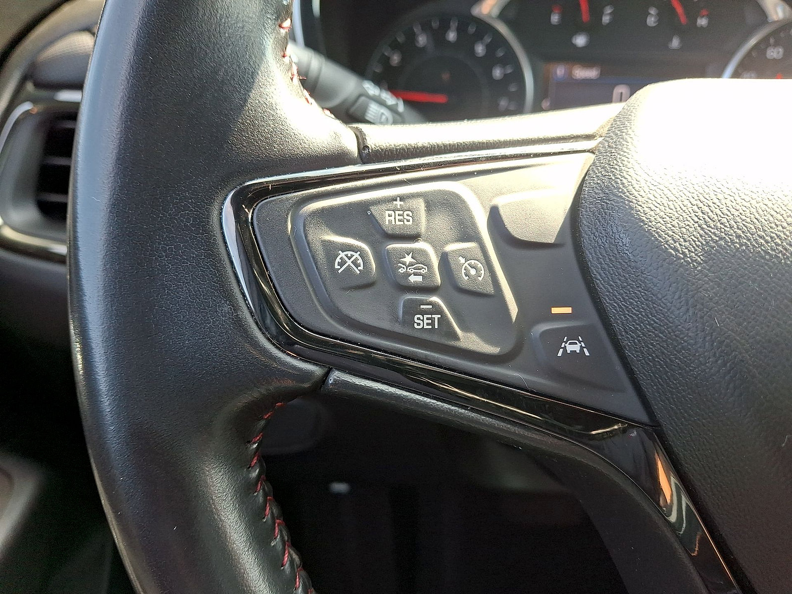 Used 2022 Chevrolet Equinox RS FWD image 17