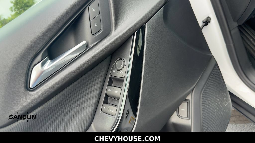 New 2027 Chevrolet Equinox LT w/ Convenience Package II FWD image 11