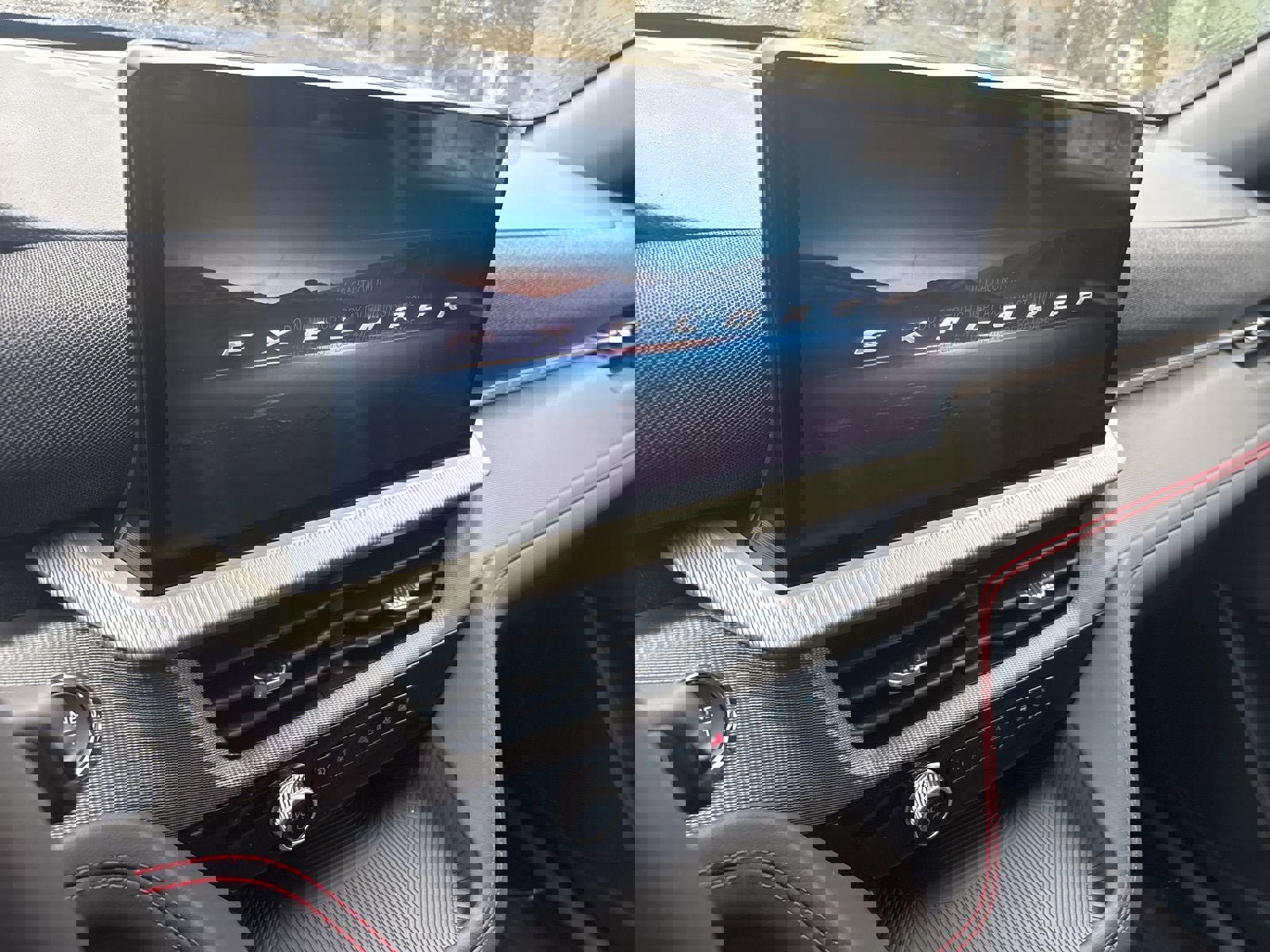 New 2026 Ford Explorer ST-Line w/ ST-Line Street Pack image 15