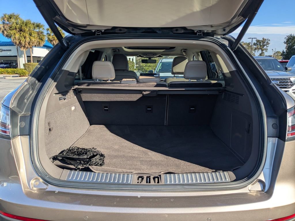 Used 2021 Lincoln Nautilus Reserve w/ Equipment Group 201A image 13