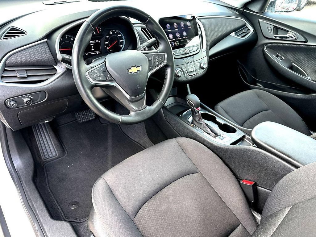 Used 2023 Chevrolet Malibu RS FWD image 15