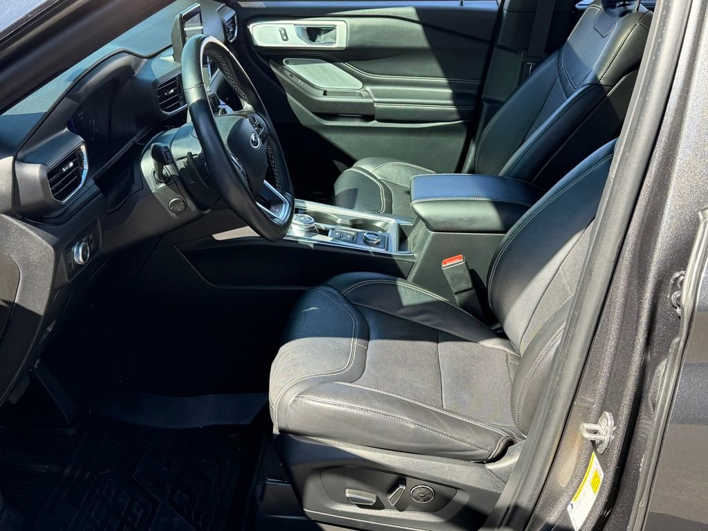 Used 2020 Ford Explorer ST w/ ST Street Pack image 18