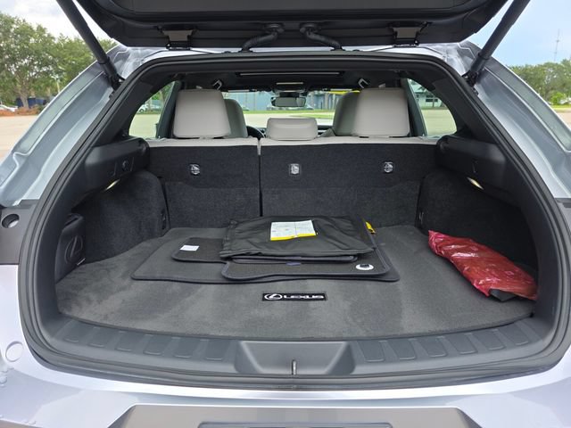 Used 2024 Lexus UX 250h FWD w/ Premium Package image 15