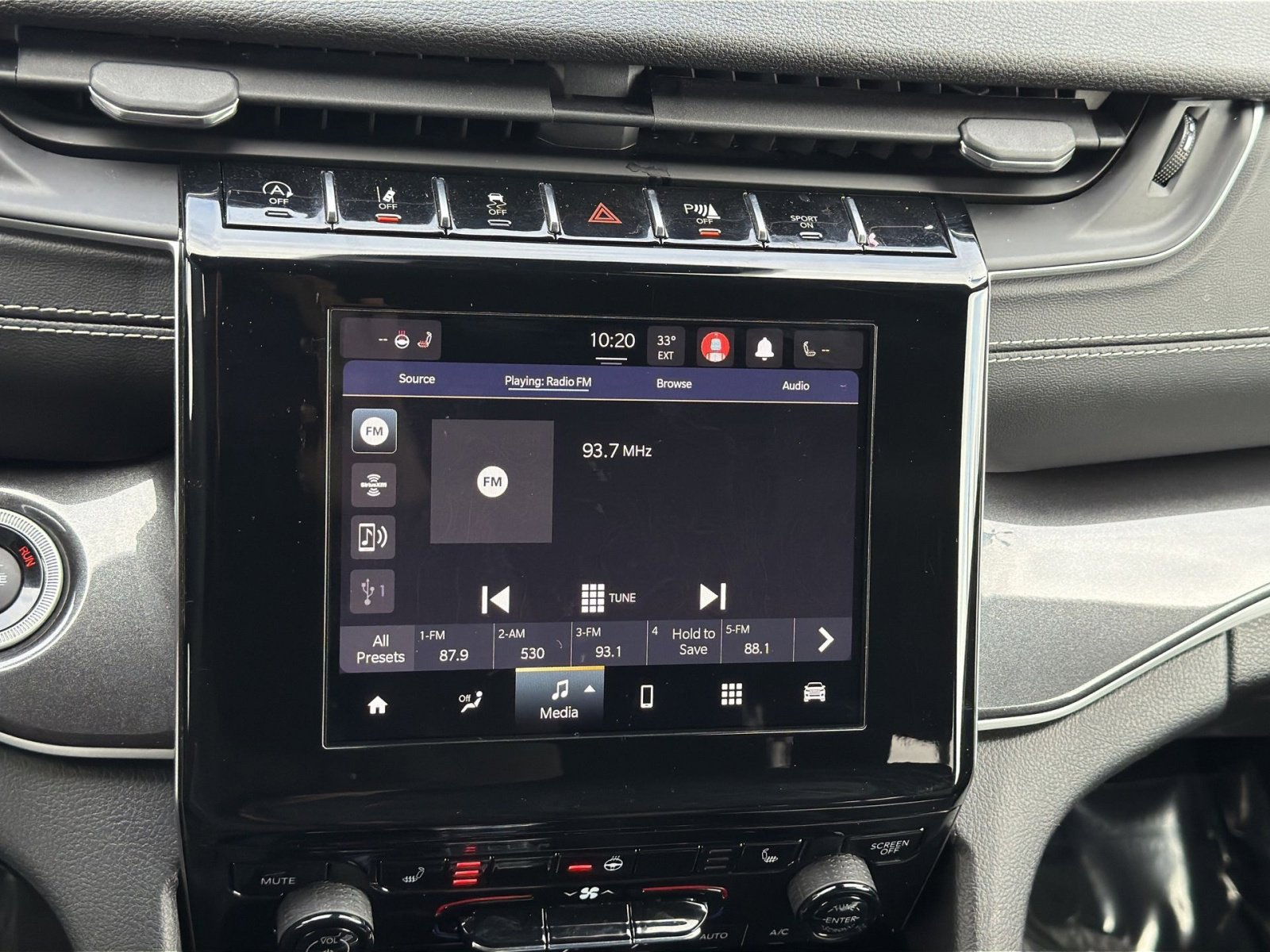 Used 2023 Jeep Grand Cherokee Altitude image 18