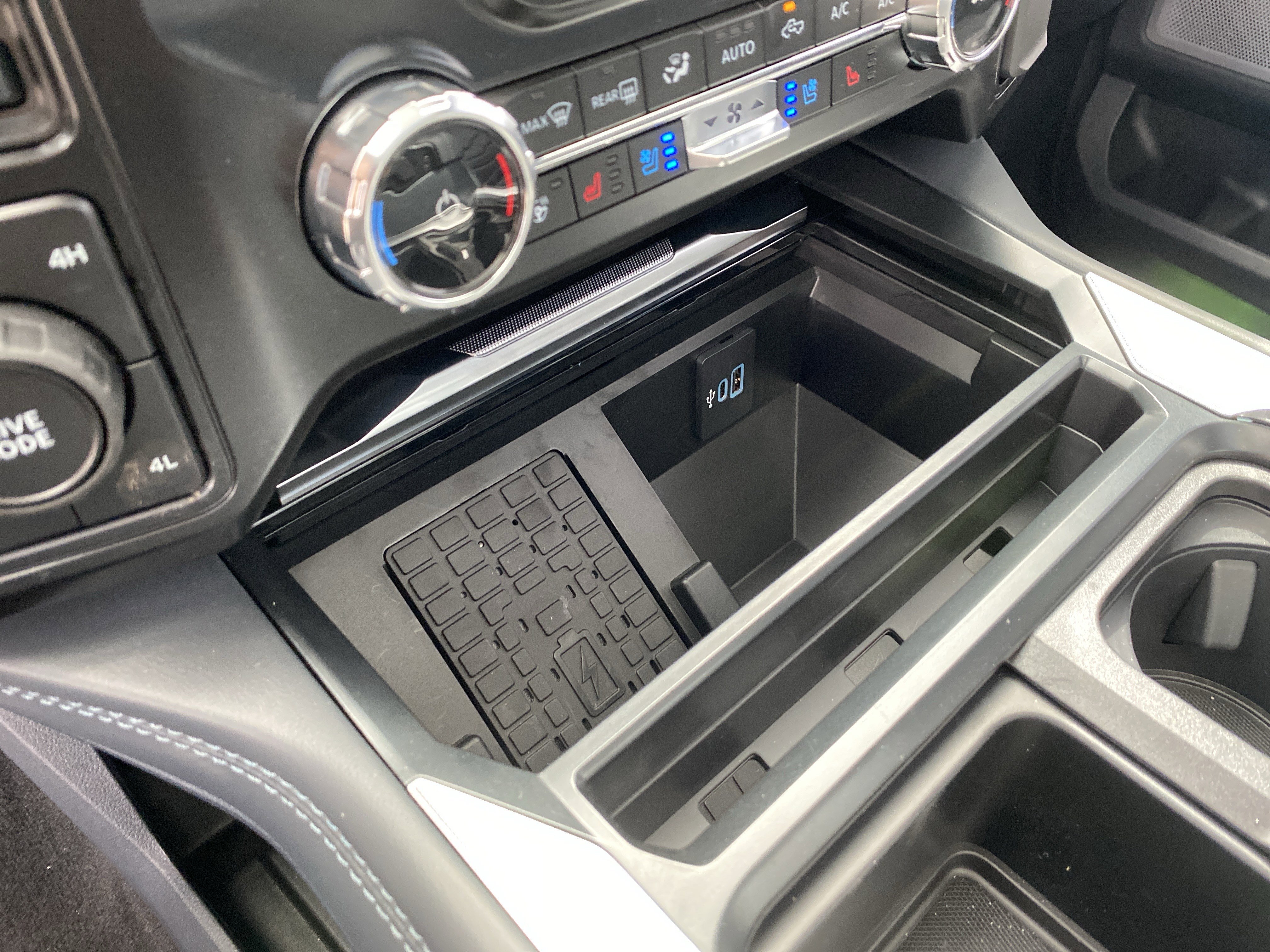 Used 2026 Ford F450 Platinum w/ FX4 Off-Road Package image 37