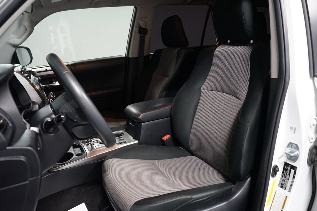 Certified 2019 Toyota 4Runner SR5 AWD/4WD image 25