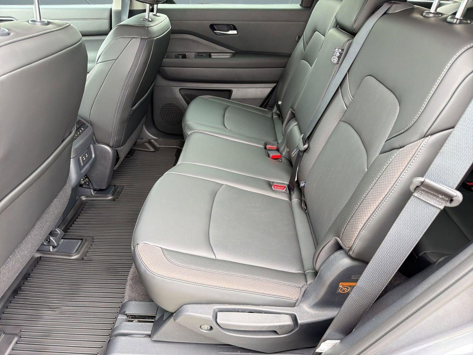 New 2026 Nissan Pathfinder SL FWD image 15