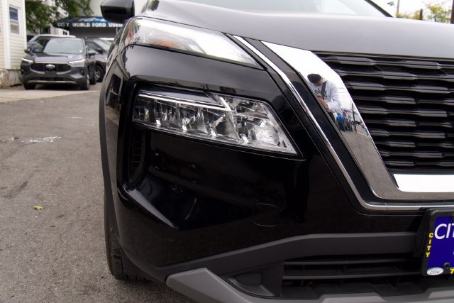 Used 2023 Nissan Rogue SV AWD/4WD image 11