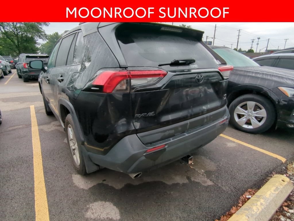 Used 2021 Toyota RAV4 XLE w/ Convenience Package AWD/4WD image 4