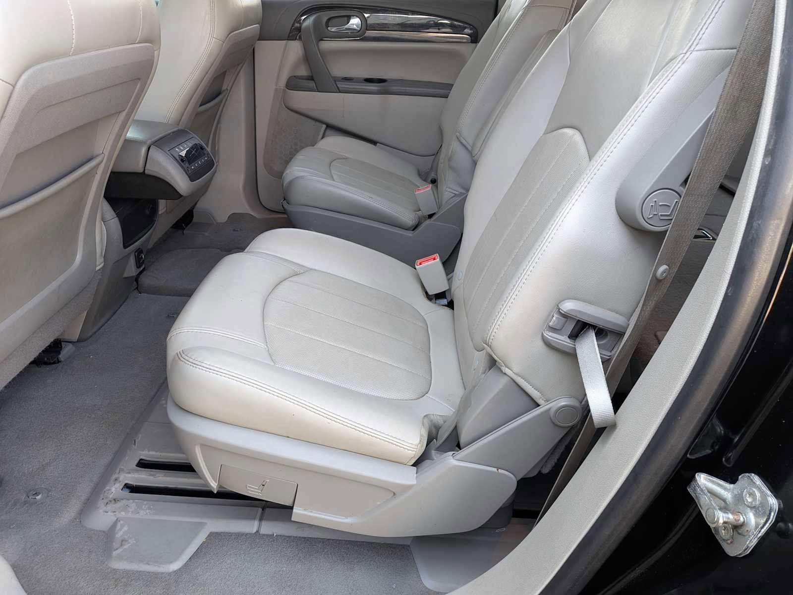 Used 2017 Buick Enclave Premium image 34