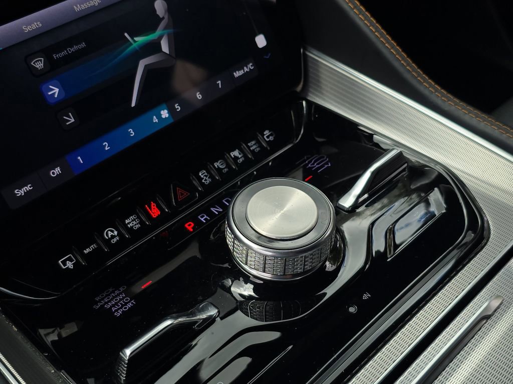 Used 2023 Jeep Grand Wagoneer Series III image 32