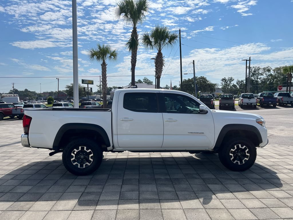 Used 2018 Toyota Tacoma TRD Off-Road AWD/4WD image 7