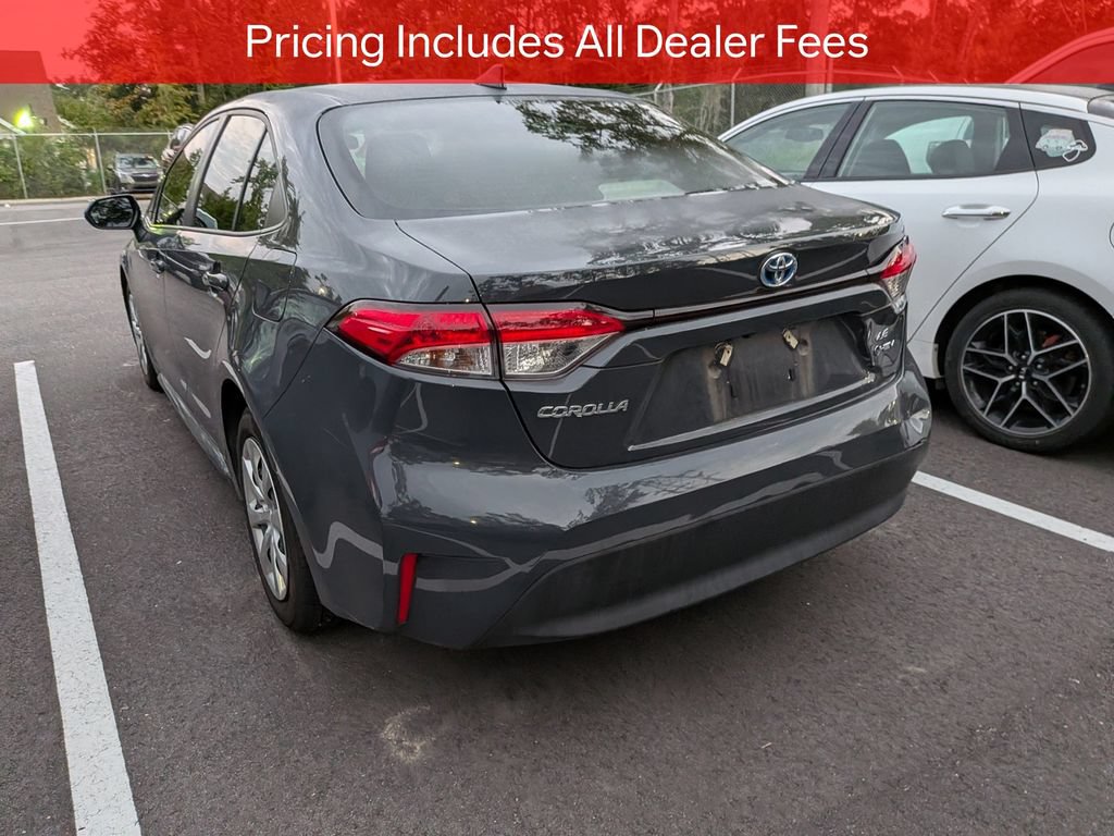 Certified 2025 Toyota Corolla LE FWD image 5