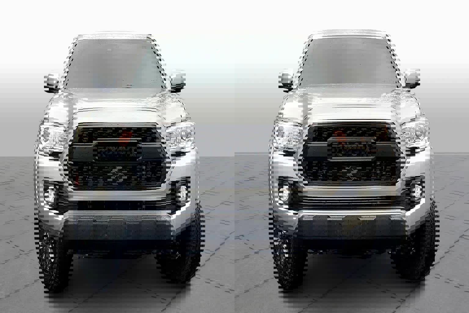 Used 2021 Toyota Tacoma SR5 RWD image 3