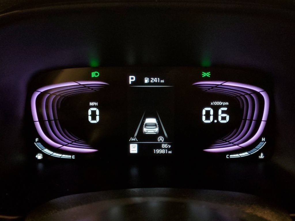 Certified 2025 Kia Soul LX w/ LX Technology Package FWD image 17