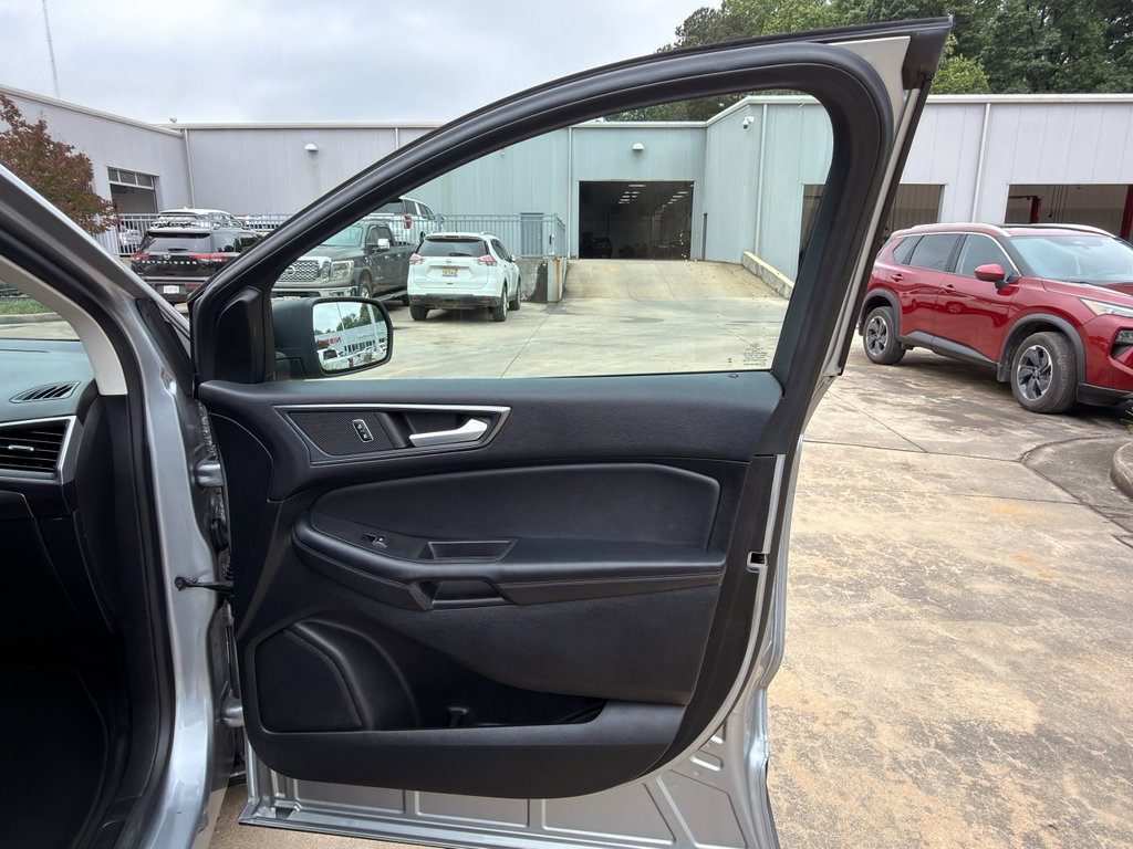 Used 2022 Ford Edge SE AWD/4WD image 16