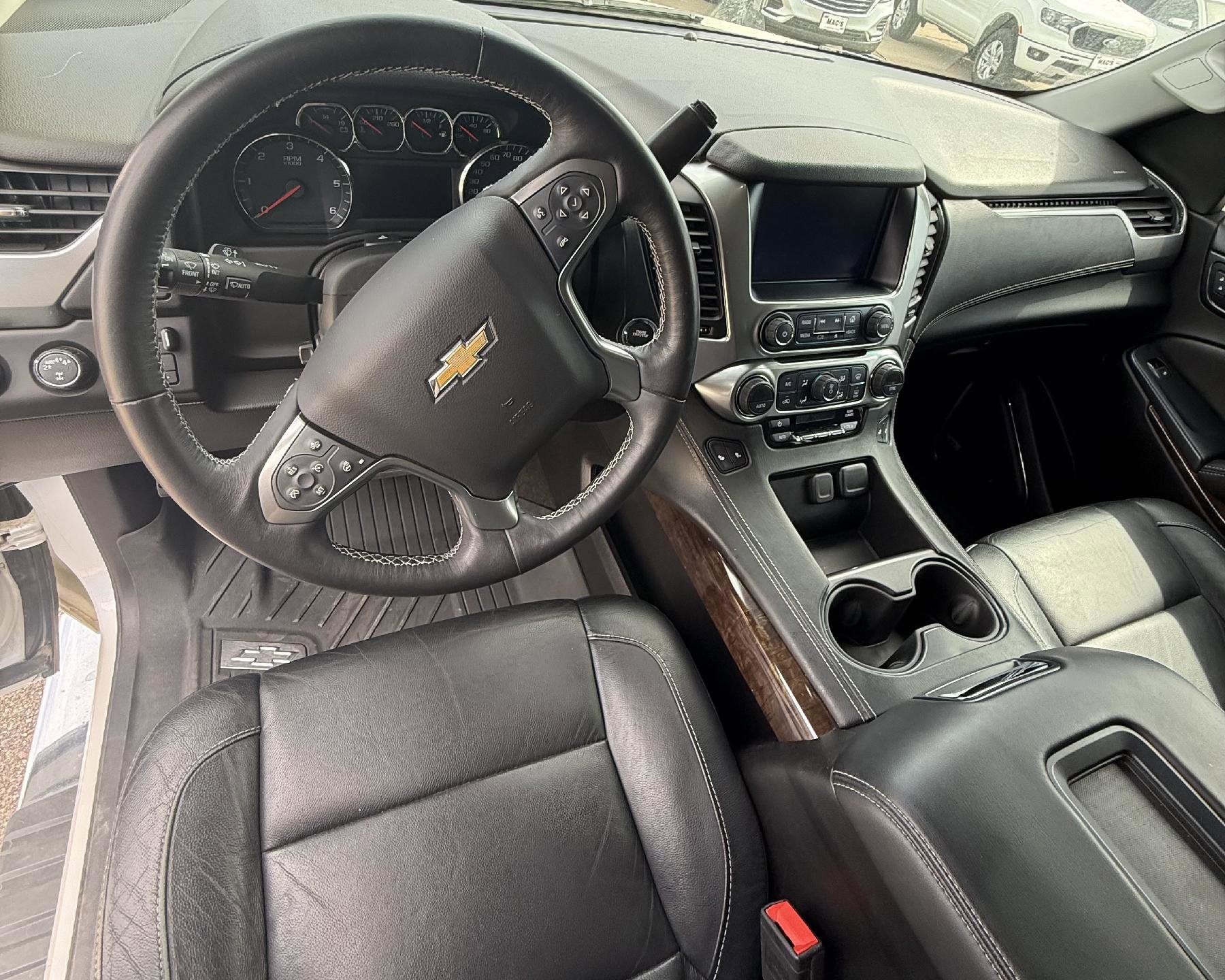 Used 2018 Chevrolet Suburban LT w/ LT Signature Package image 15