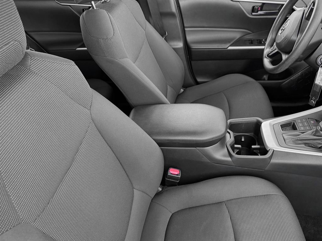 Used 2024 Toyota RAV4 LE image 30